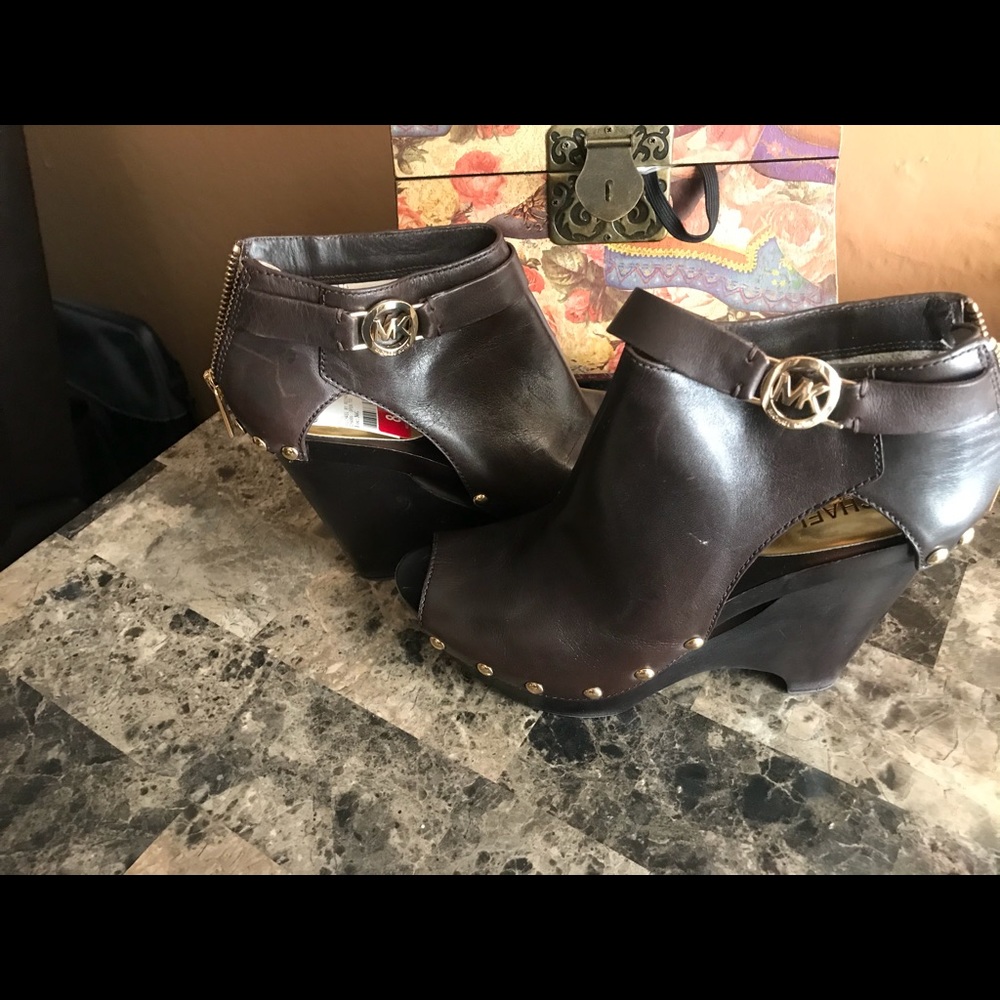 MK platform, clog
